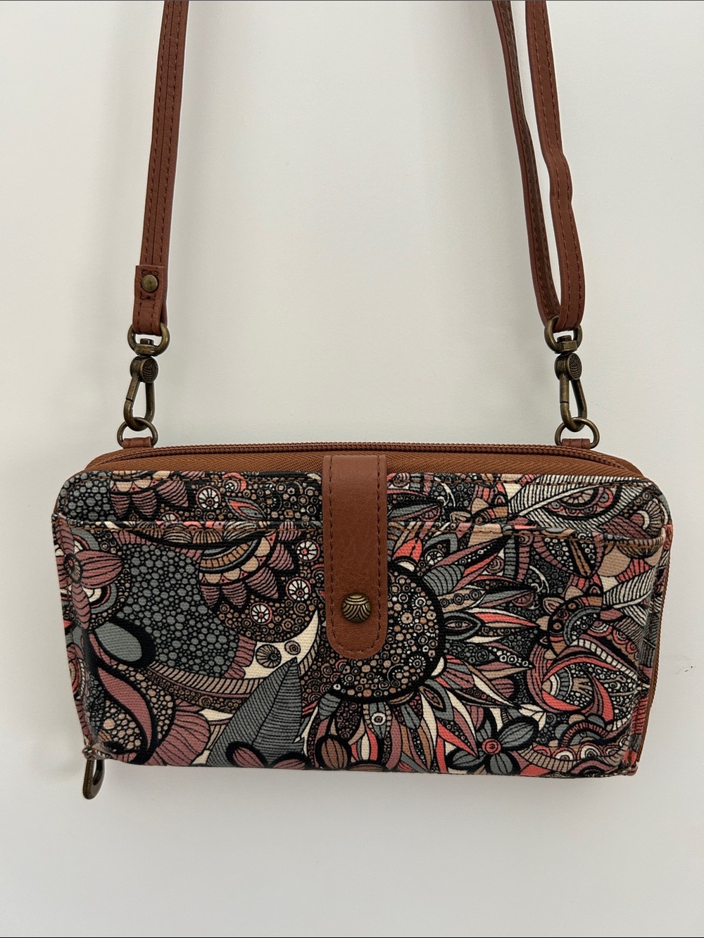 Sakroots “Sienna Spirit Desert” Smartphone Crossbody Wallet